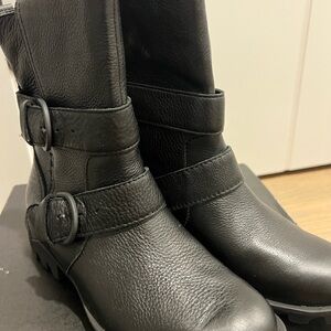 Sorel Black Leather Boots